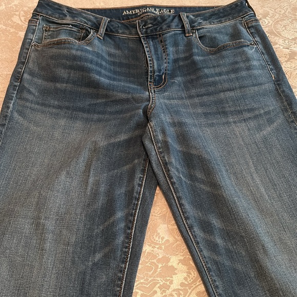 Like new American Eagle Favorite Boyfriend jeans size 16 long. Super stretch. - Picture 11 of 11